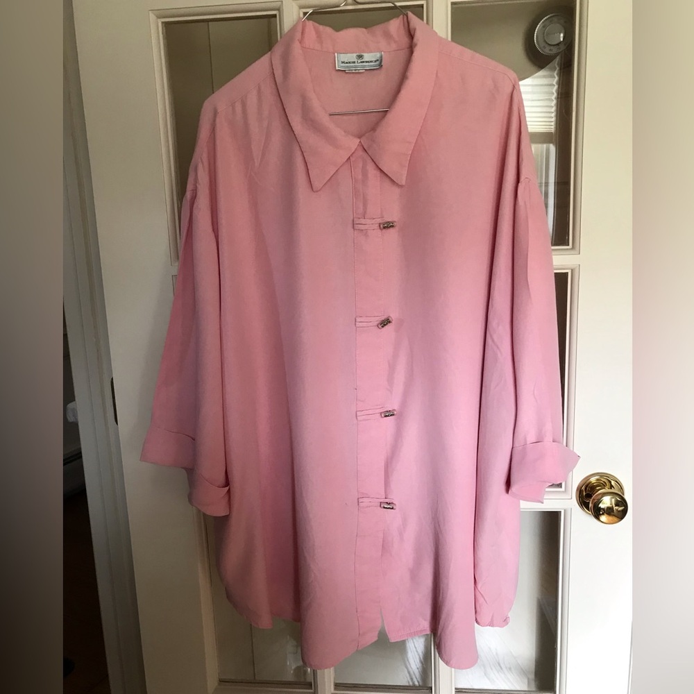 Long Sleeved Ladies Button-up Shirt size: 30-32